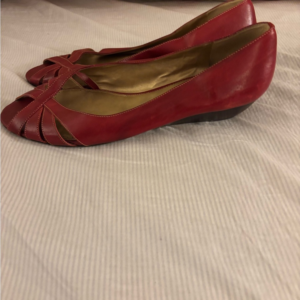 Naturalizer Women's Red Crisscross Peep Toe Heels